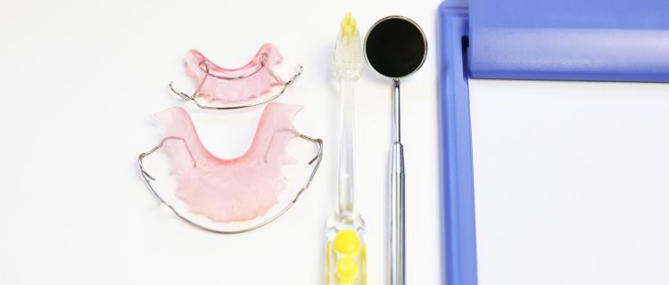 オーダーメイドで作れるおすすめマウスピース矯正3選