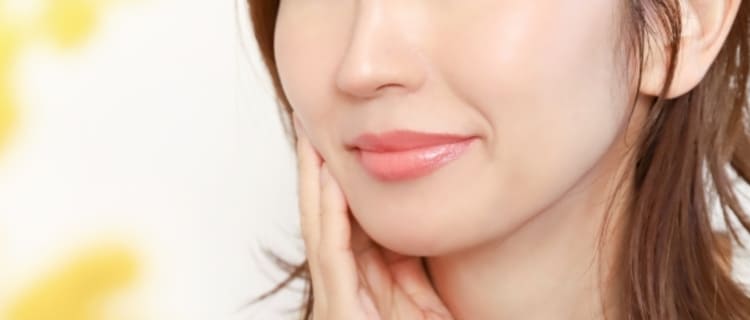 目立たず治療ができる