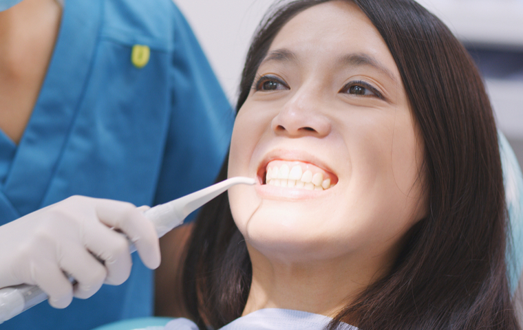 治療を受けている女性