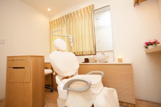 ホワイトエッセンス宝塚小林（アゼリア歯科クリニック）