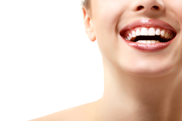 笑って見える白い歯